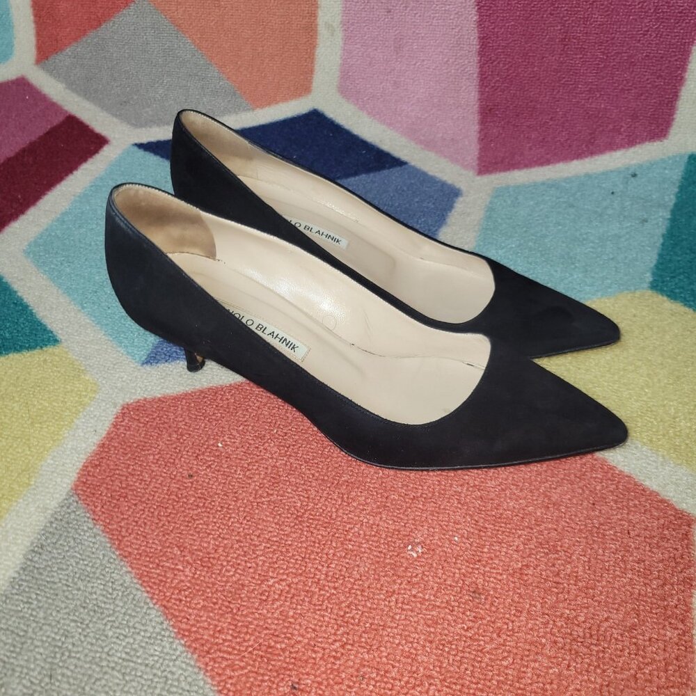 Manolo Blahnik Black Suede Pointed Toe Kitten Heel Pumps - Picture 3 of 5